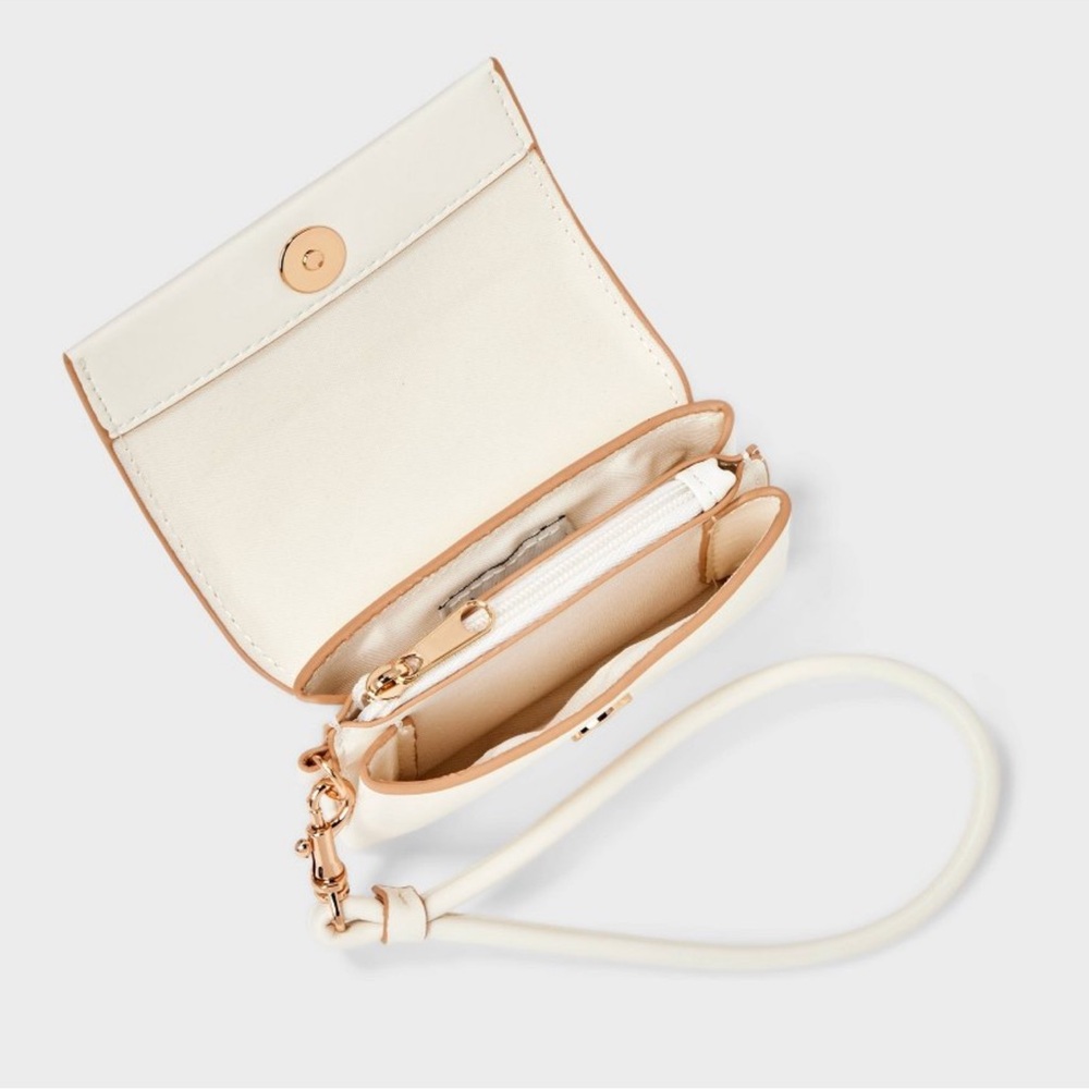 Target A New Day Wristlet nwt - Picture 6 of 7